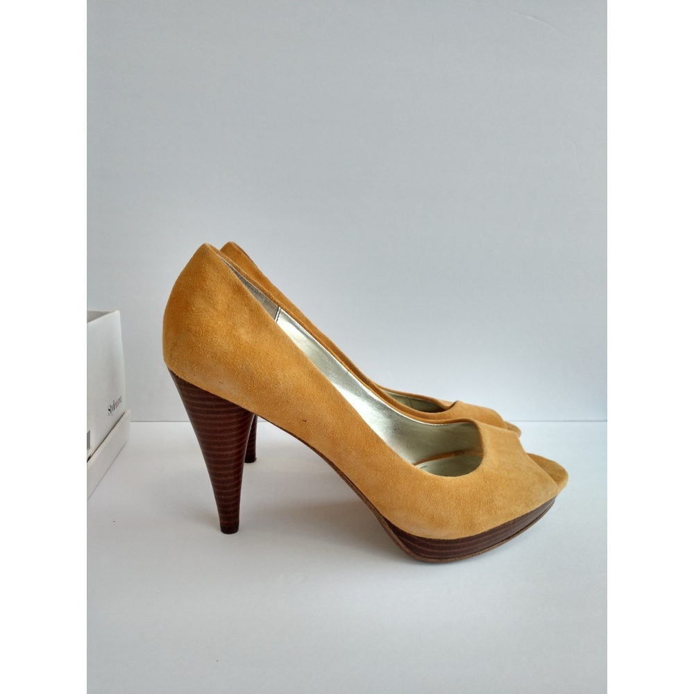 Mustard Women's Heels Size 9 Peep Toe